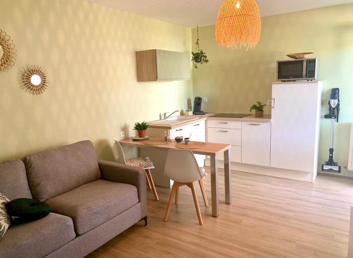 Gite Dans Une Ambiance Vegetale Avec Spa Privatif Jazennes Exterior foto